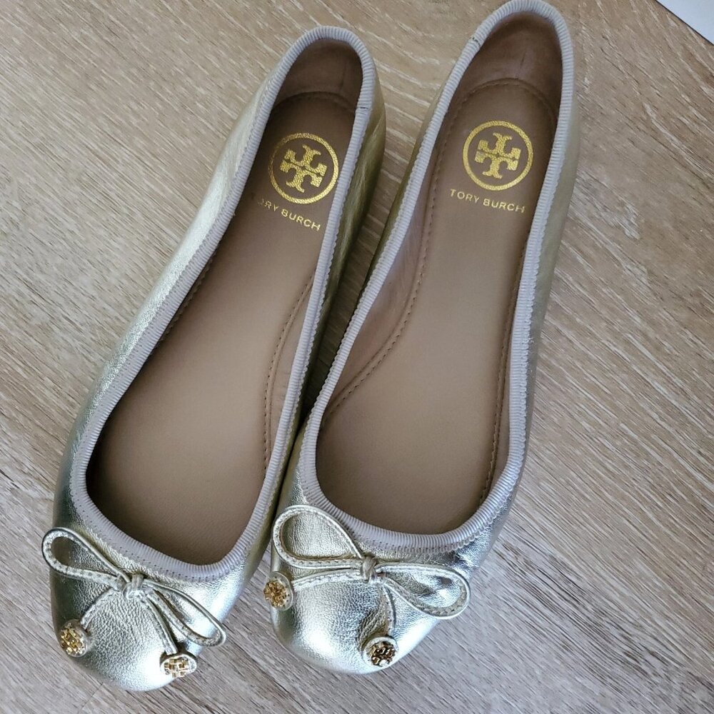 Tory Burch Laila Driver Ballet Leather Bow Logo Flats in Spark Gold Size 5.5